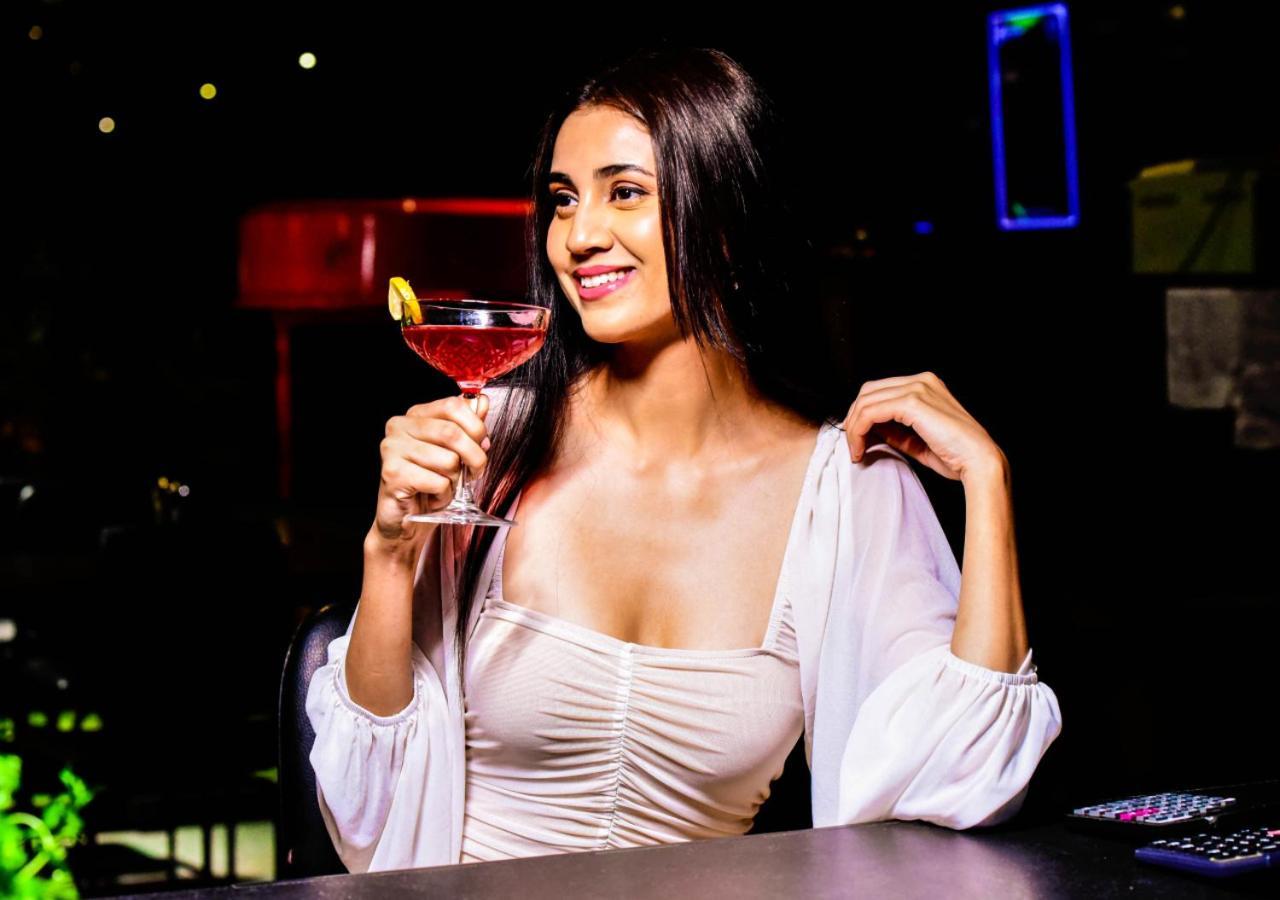 Bloom Hotel - Gachibowli 하이데라바드 외부 사진